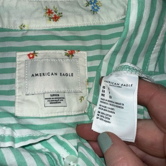 American Eagle Green White Stripe Button Down Cropped Blouse Small NWOT - Picture 6 of 11